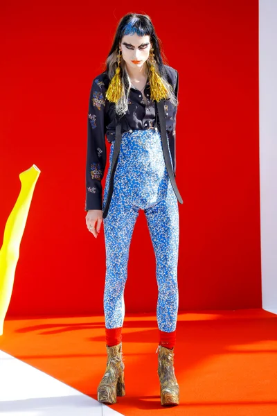 Look 3